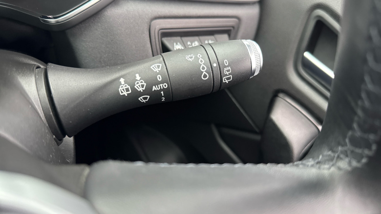 Renault Captur 1.0 TCE 100 Iconic 5dr Petrol Hatchback